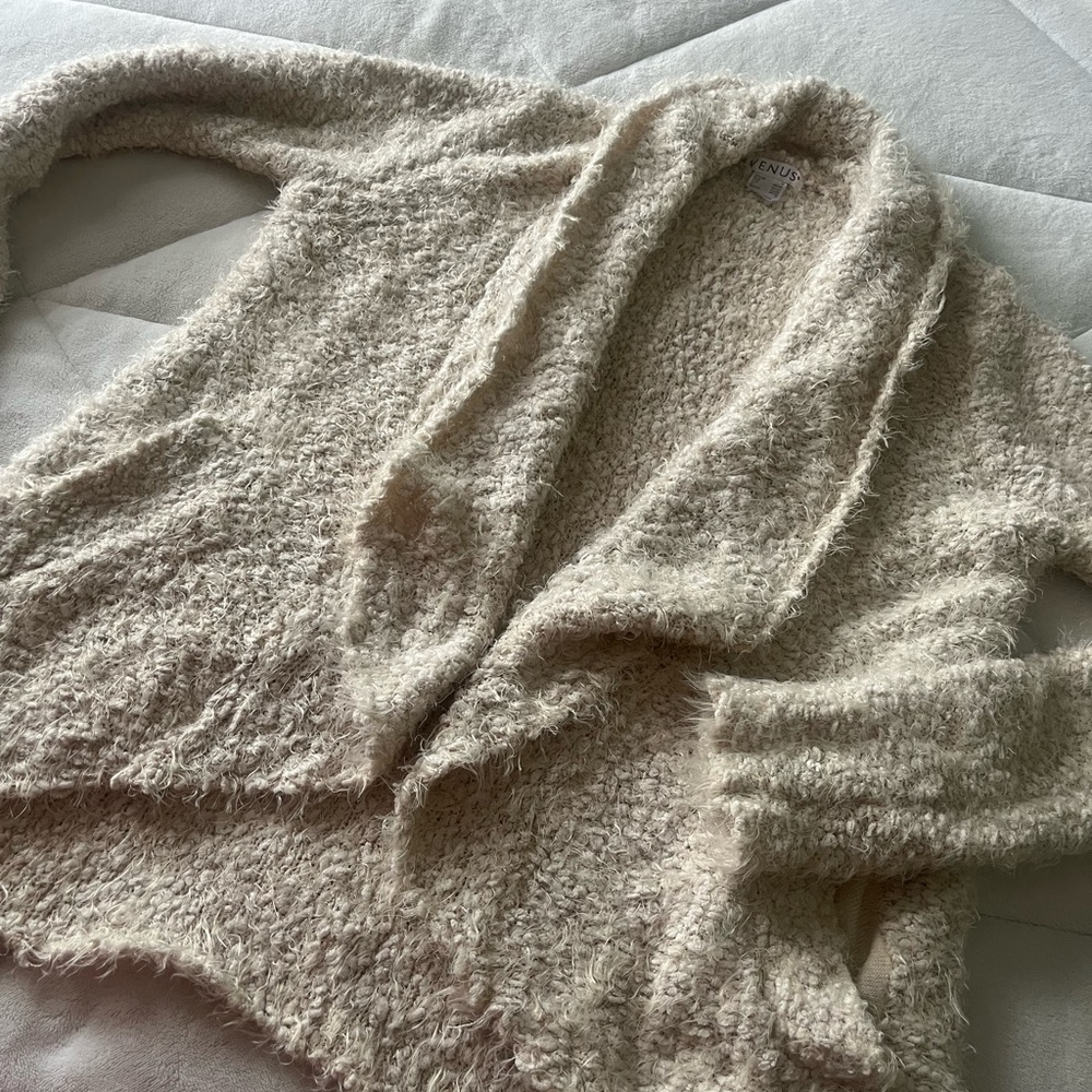 Cardigan sweater